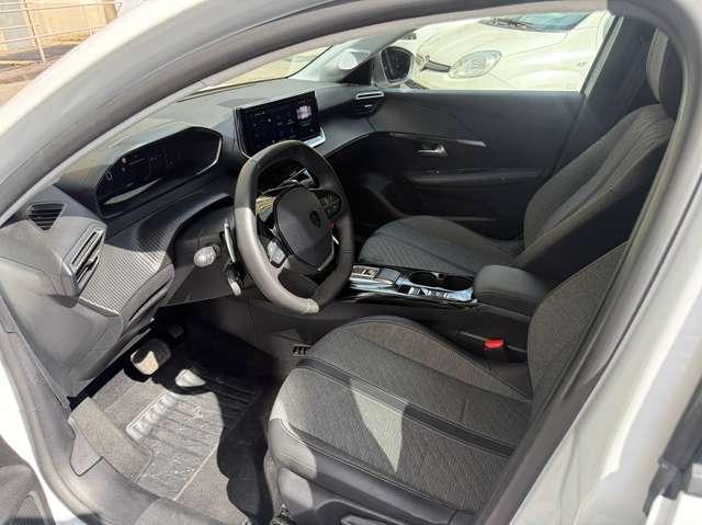 Peugeot 208 1.2 Hybrid Allure 110cv e-dcs 6