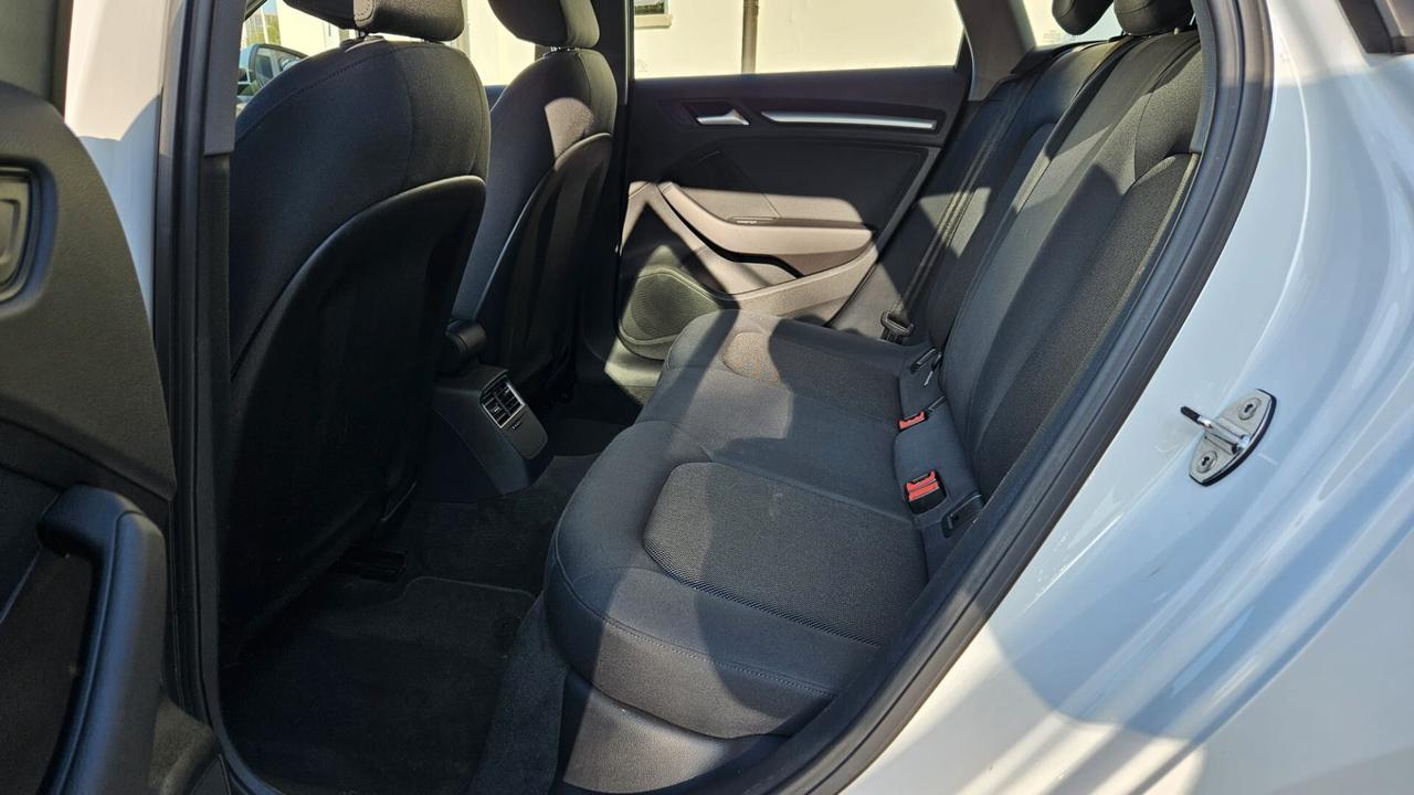 Audi A3 35 TFSI automatico