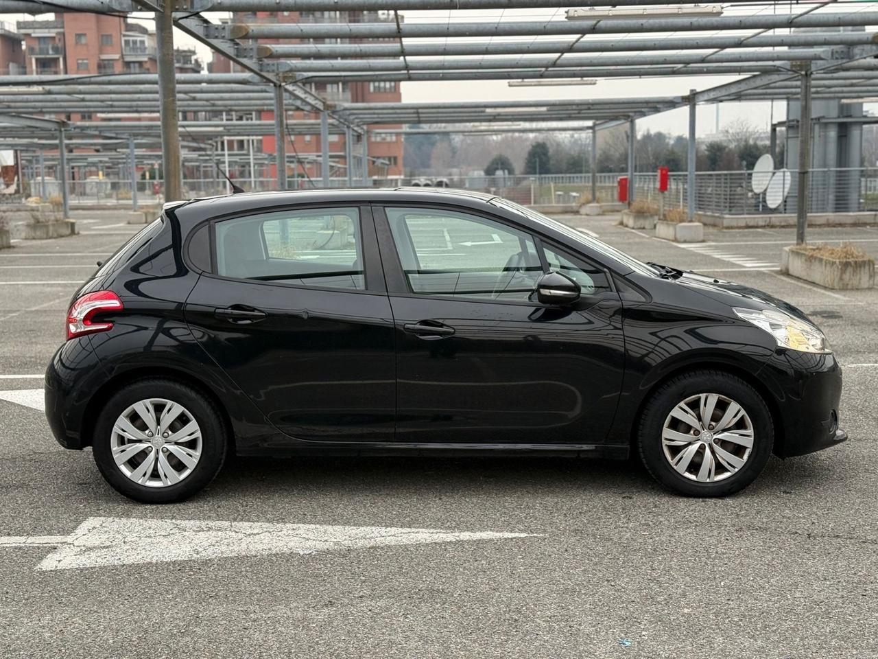 Peugeot 208 PureTech 82 5 porte Allure