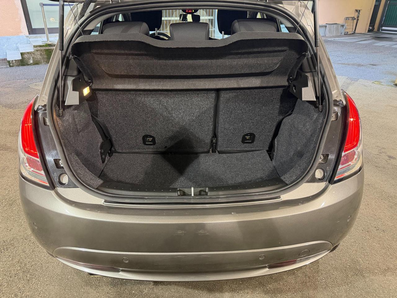 Lancia Ypsilon 1.0 firefly hybrid Gold s&s 70cv