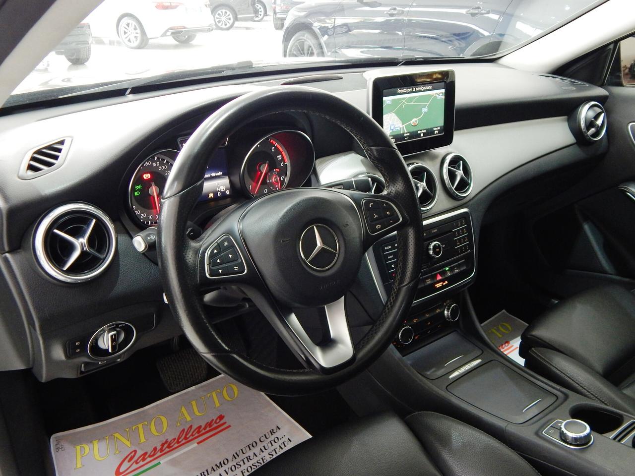 Mercedes-Benz GLA 200 d Sport Enduro Aut. TETTO-NAVI-PELLE-PARK-XENO-LED