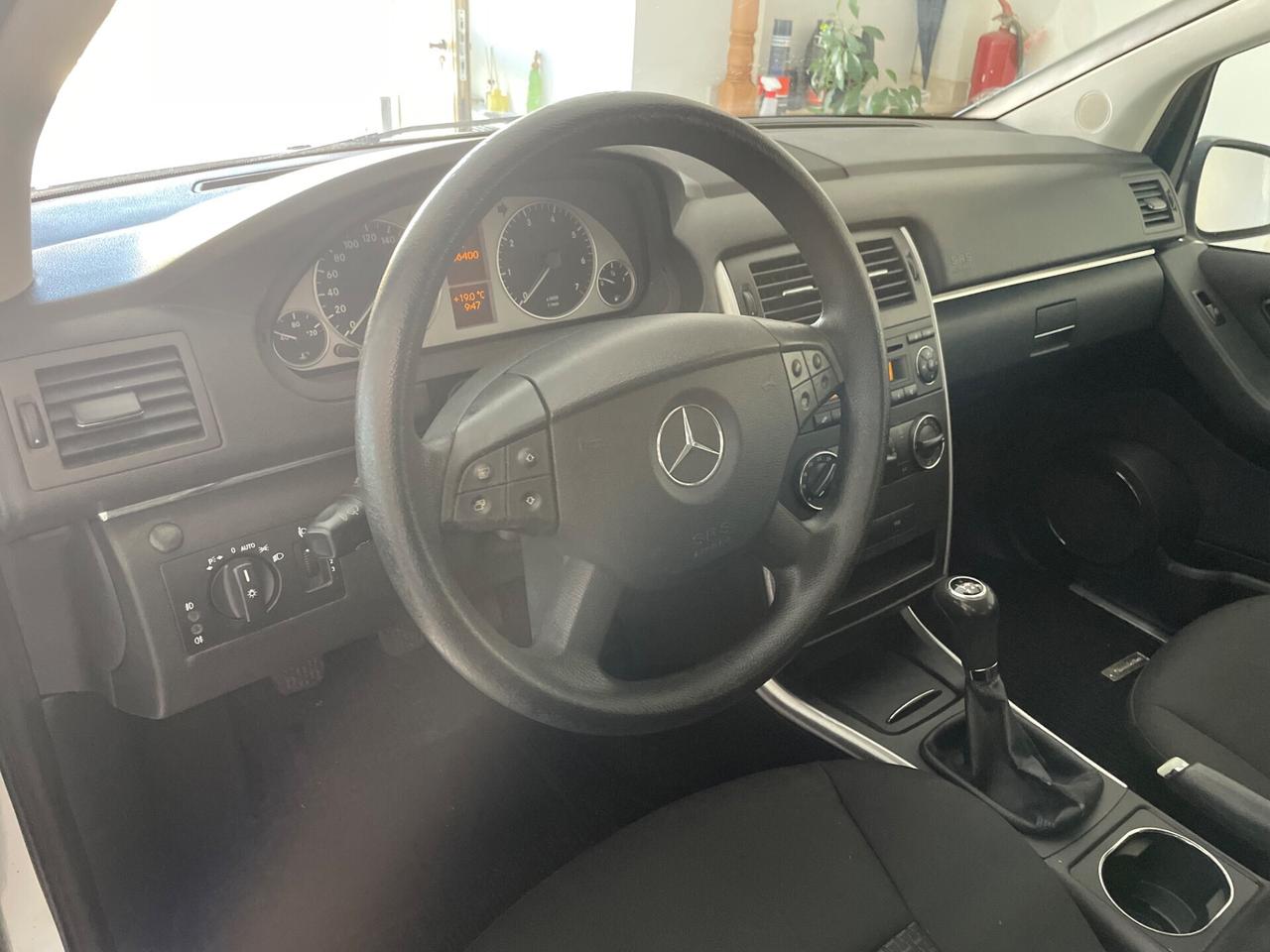 MERCEDES CLASSE B 180 116 CV "OK NEOPATENTATI"