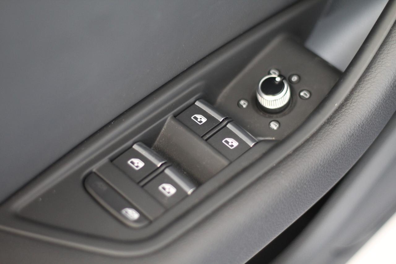Audi A4 2.0 TDI MHEV 40 S LINE