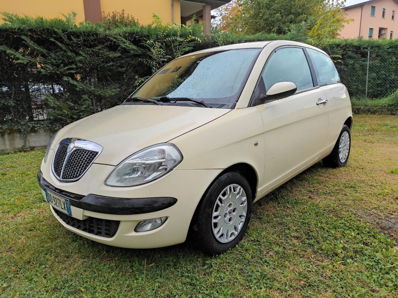 Lancia Ypsilon 1.2 METANO