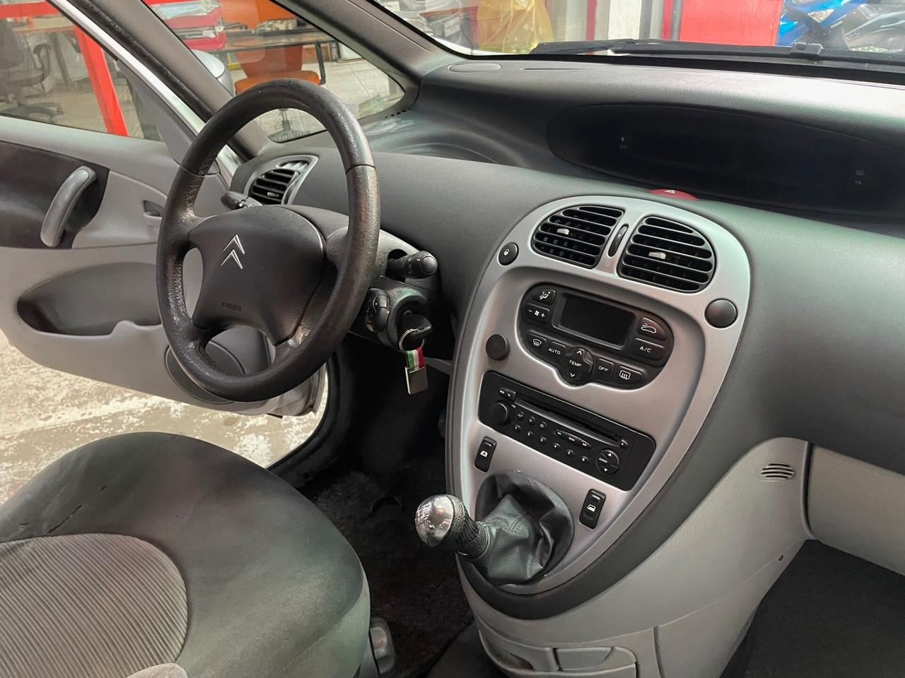 Citroen Xsara Picasso 1.6 16V Elegance GPL