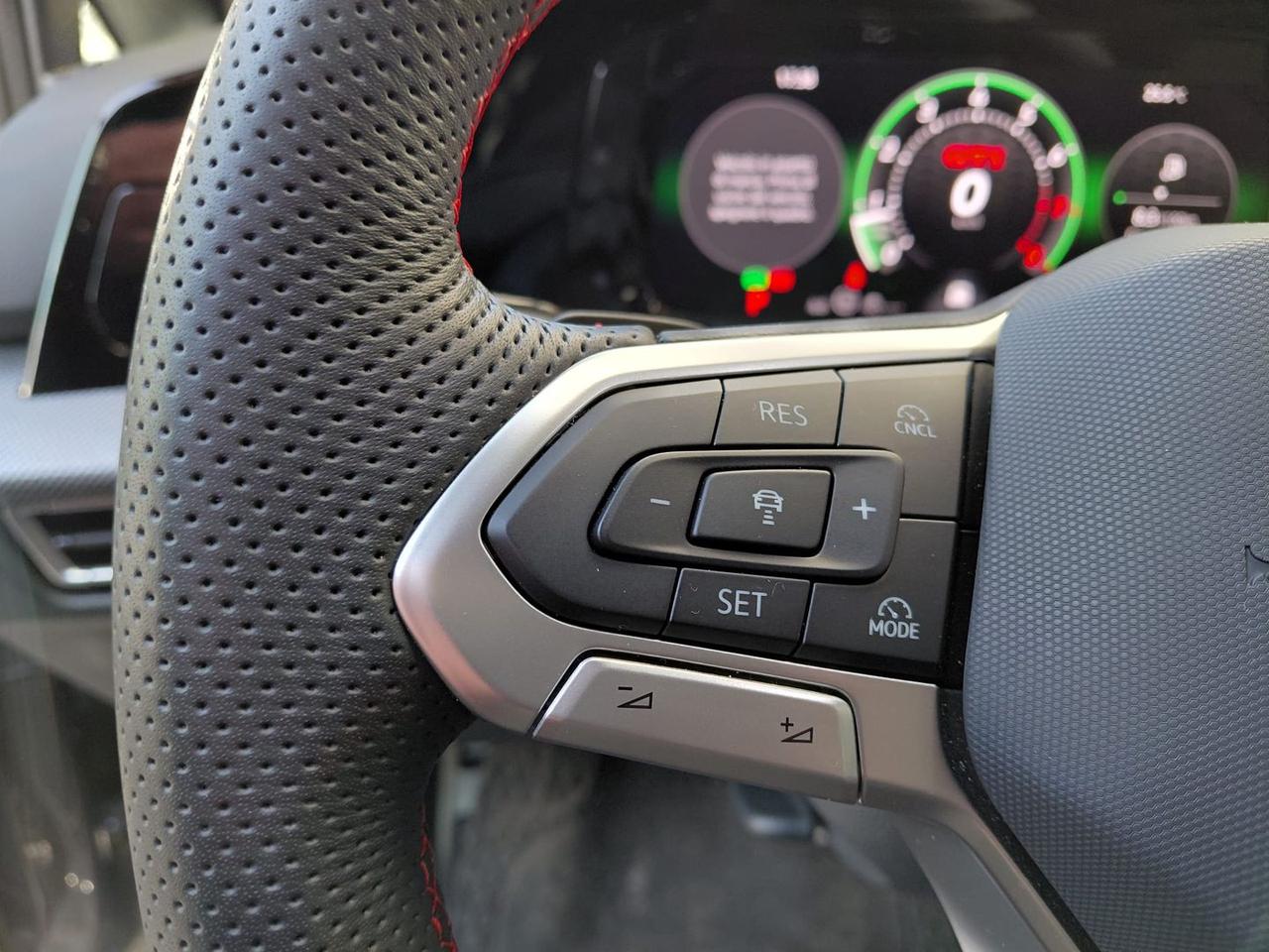 Volkswagen Golf 2.0 tsi DSg 265 Cv TSI GTI #10384