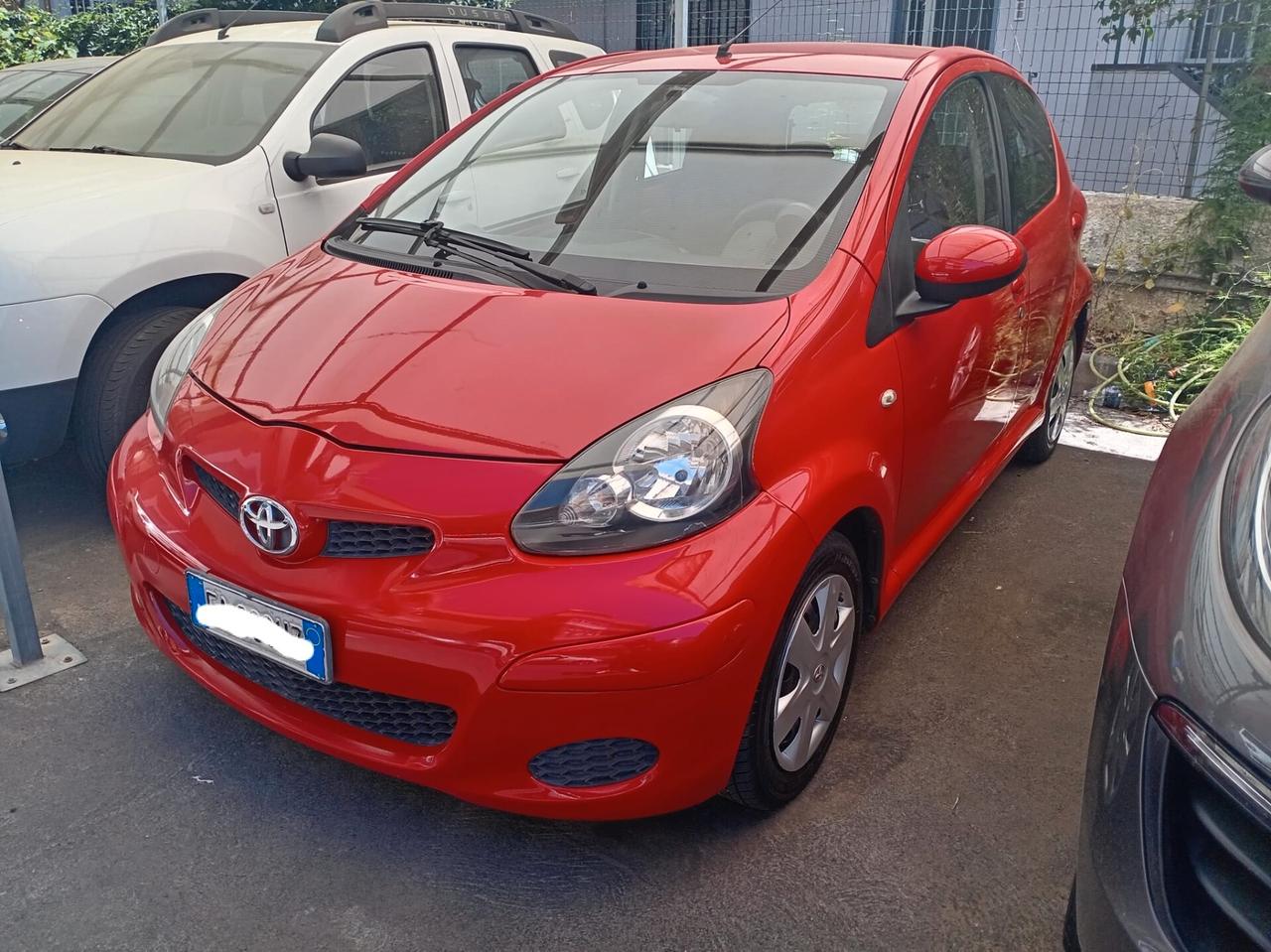 Toyota Aygo 1.0 12V VVT-i 5 porte Sol