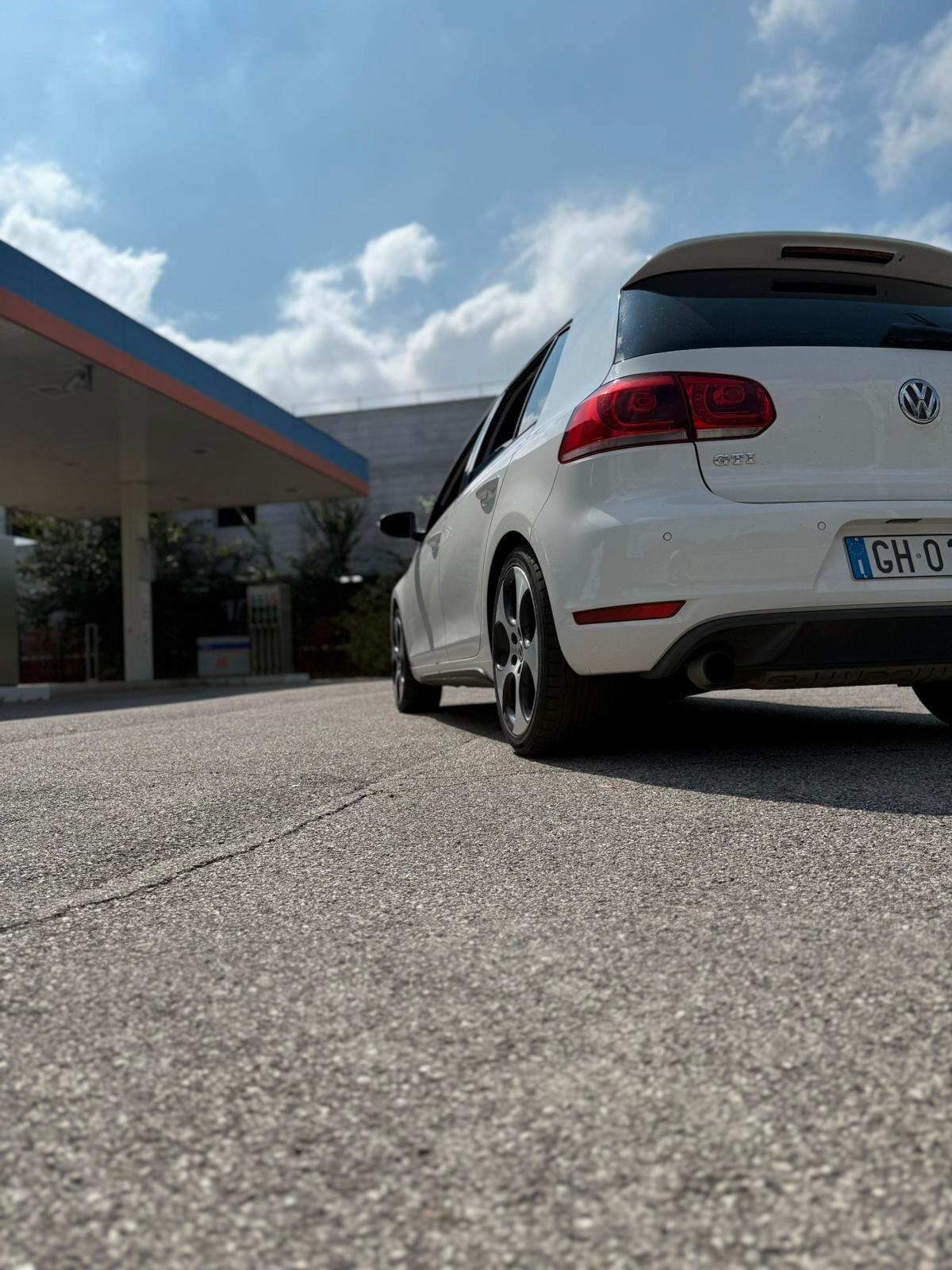 Volkswagen Golf GTI 2.0 TSI DSG 5p.