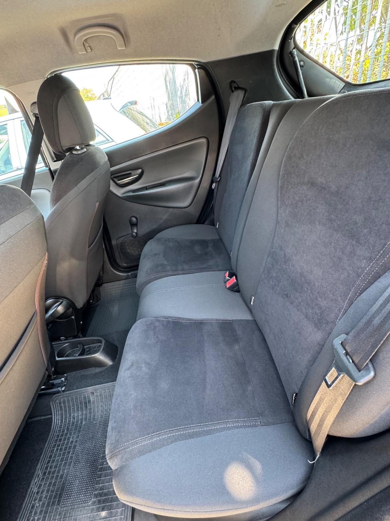 Lancia Ypsilon 0.9 TwinAir 85 CV 5 porte Metano Ecochic Gold