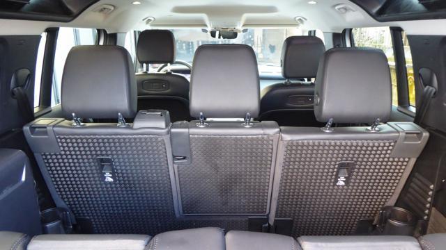 LAND ROVER Defender 110 2.0 SD4 AWD Auto S 7pt