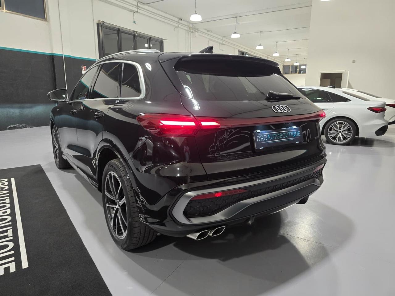 NEW Audi Q5 40 TDI quattro S tronic S line IVA ESP - NEW MODEL