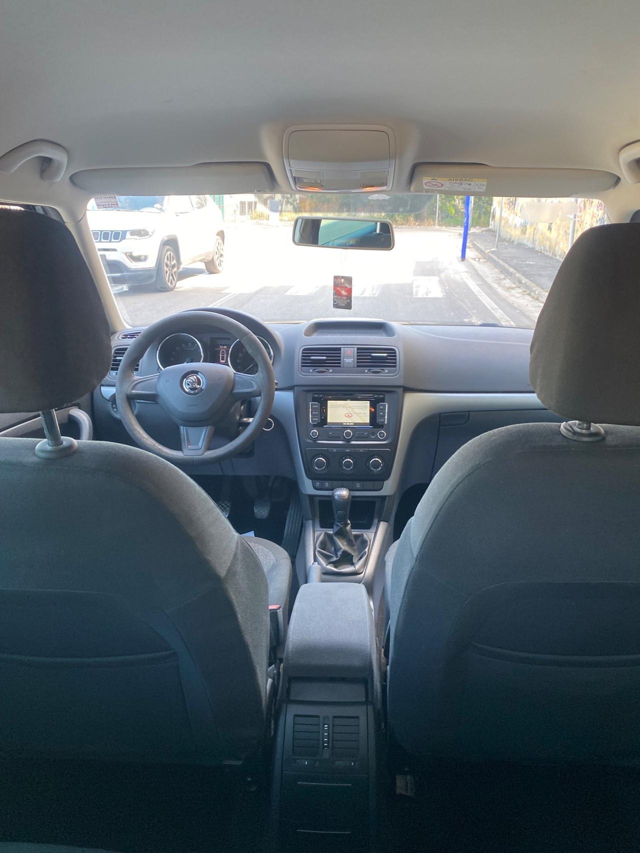 Skoda Yeti Outdoor 1.6 TDI Fine 2014 Full Navi Led