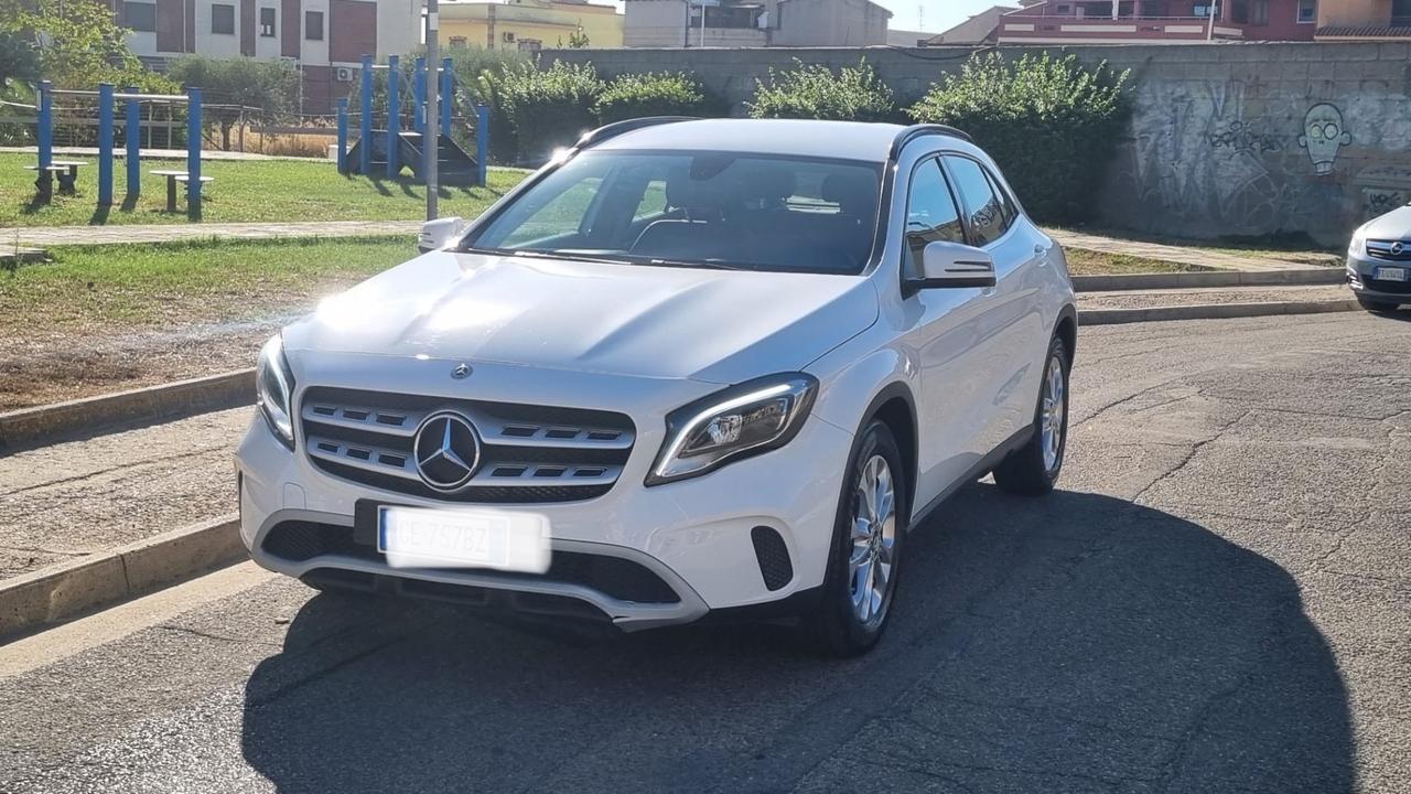 Mercedes-benz GLA 200 Premium