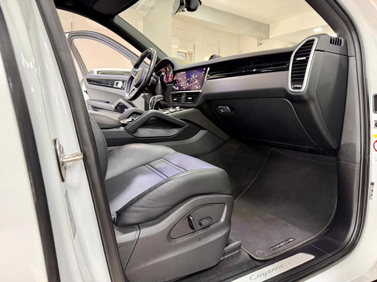 Porsche Cayenne Coupé 3.0 V6 Platinum Edition 2022