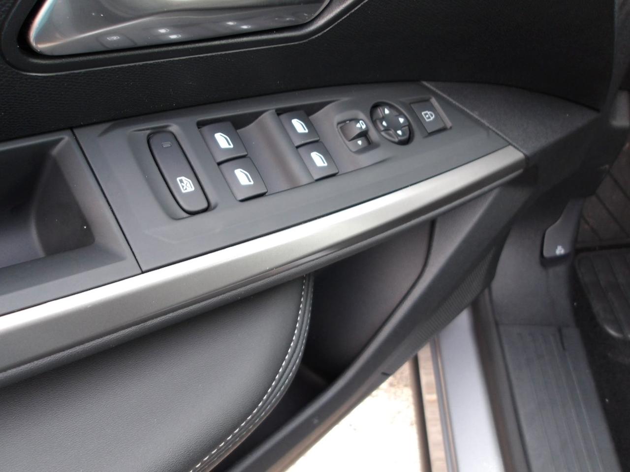 Peugeot 3008 Hybrid 145 e-DCS6