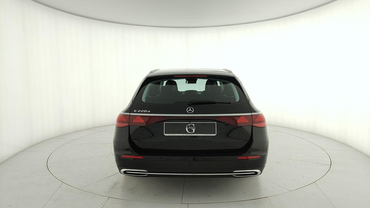 Mercedes-Benz E SW 220 d Advanced auto