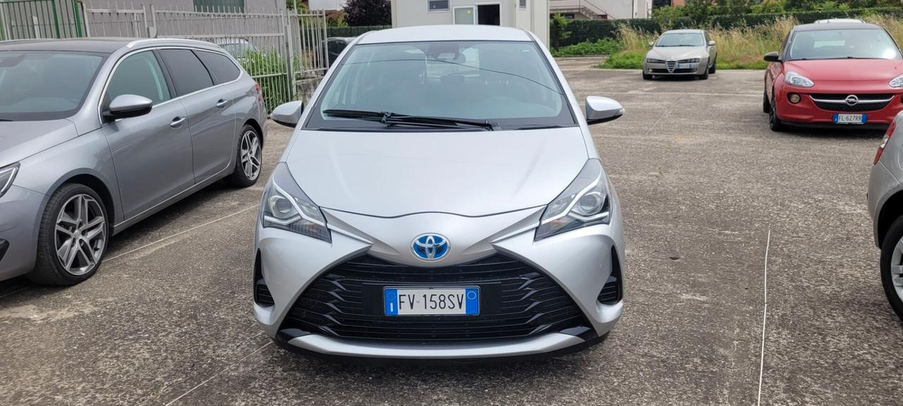 Toyota Yaris 1.5 Hybrid 5 porte Cool NEOPATENTATA