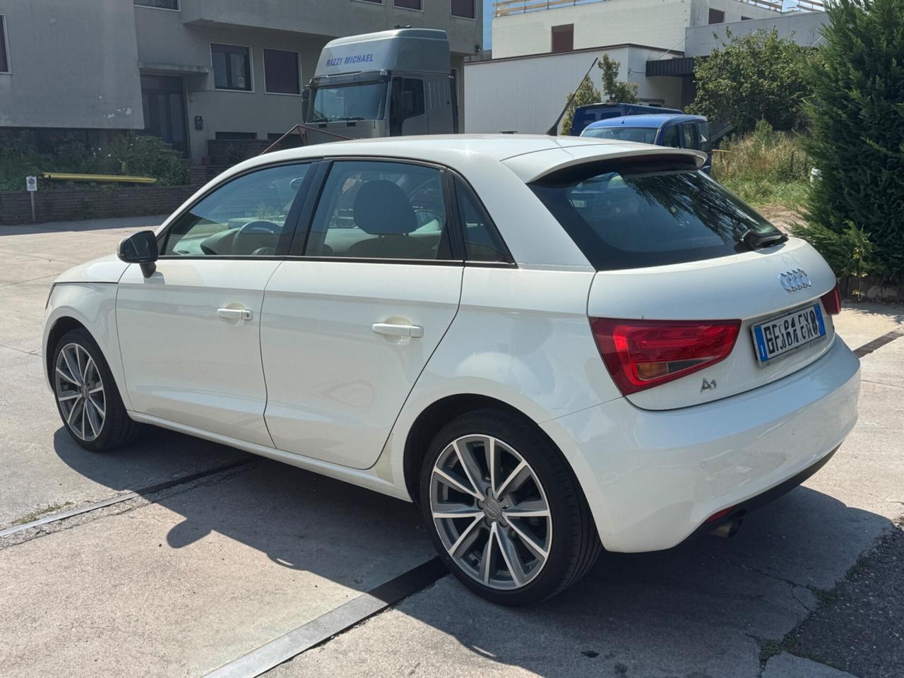 Audi A1 1.6 TDI 90CV MANUALE NEOPATENTATI