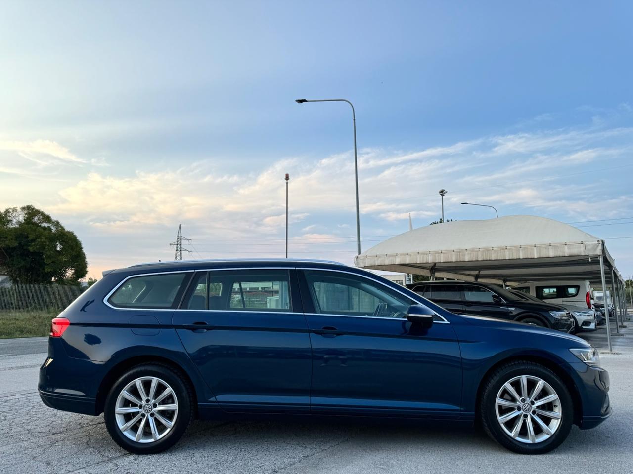 VOLKSWAGEN PASSAT 1.6 Tdi EVO Dsg - Led Navi