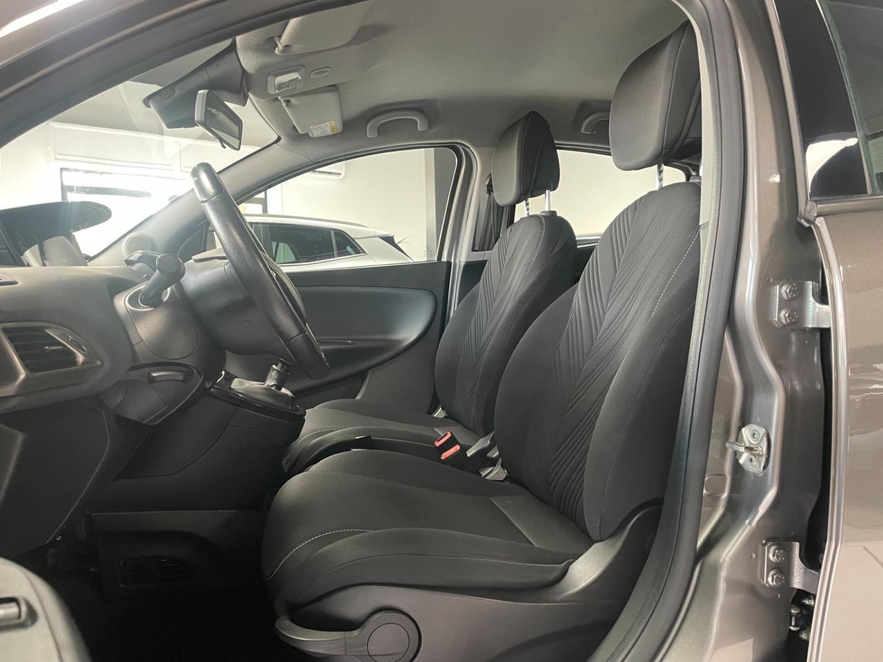 Lancia Ypsilon 1.0 FireFly 5 porte S&S Hybrid Gold