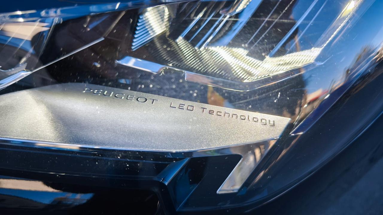 Peugeot 3008 BlueHDi 130 S&S EAT8 Active Pack