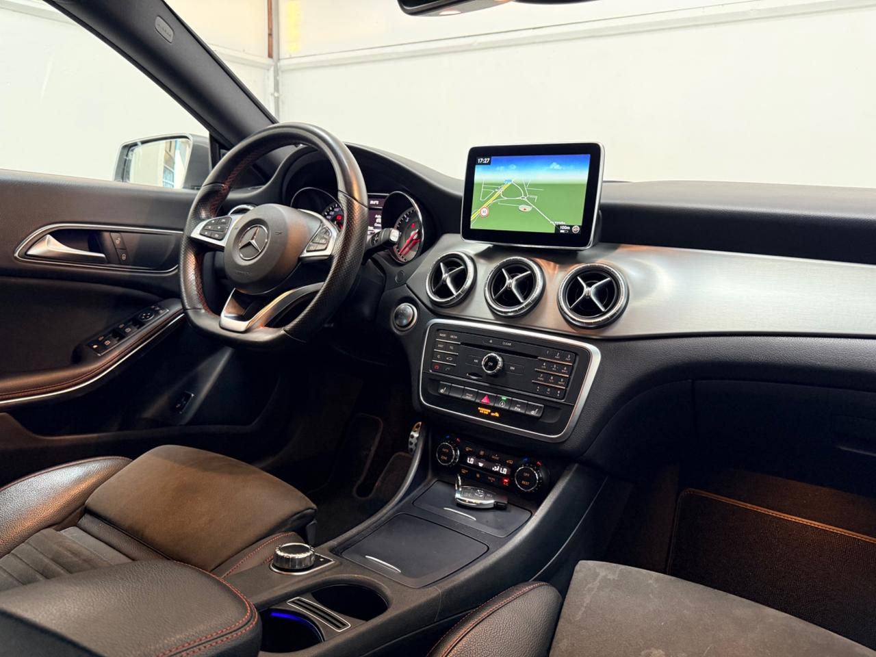 Mercedes-benz CLA 220 d S.W. 4Matic Aut DARK NIGHT Premium 05/2016 EURO 6