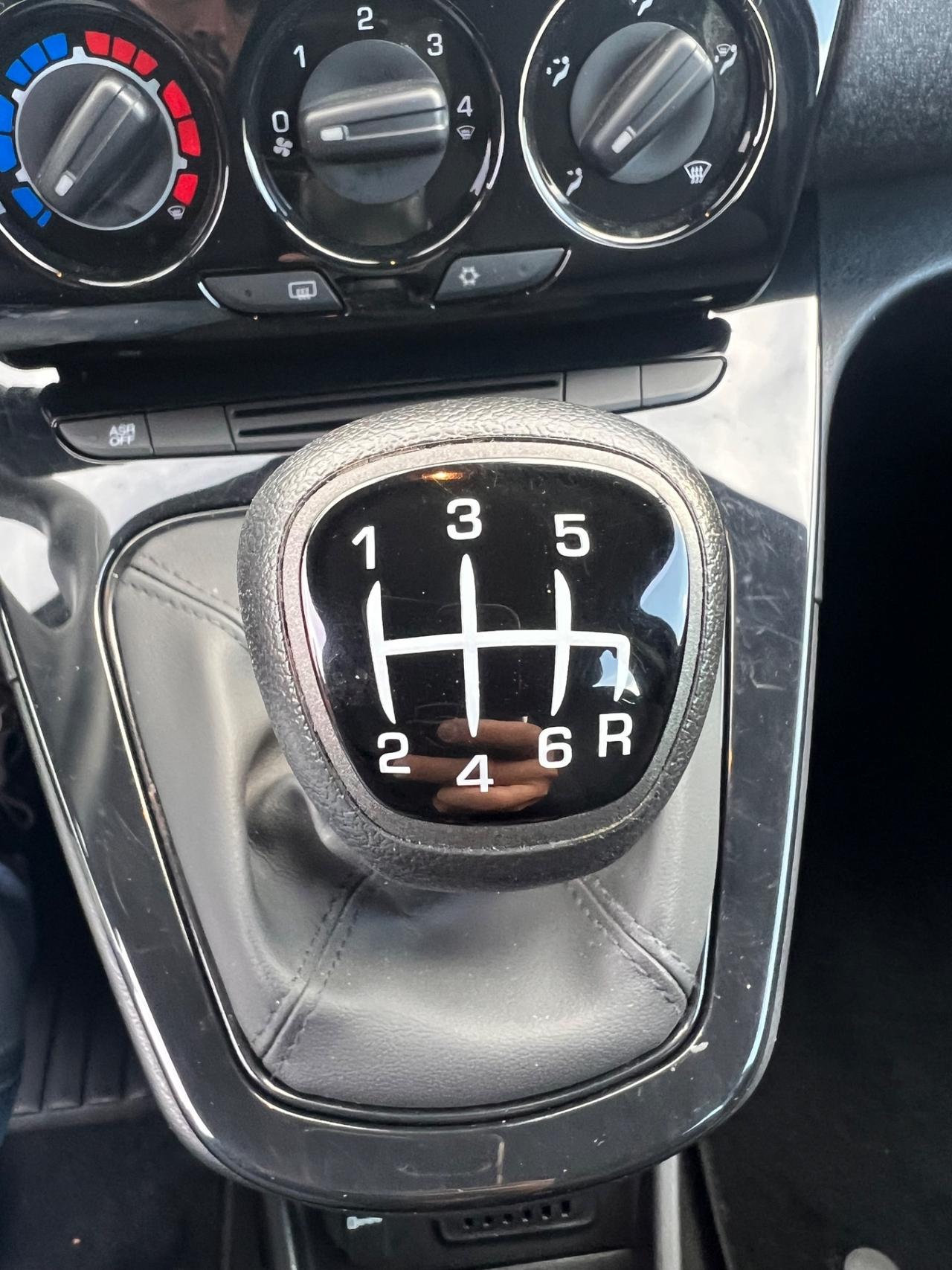 Lancia Ypsilon 1.0 FireFly 5 porte S&S Hybrid Ecochic Silver