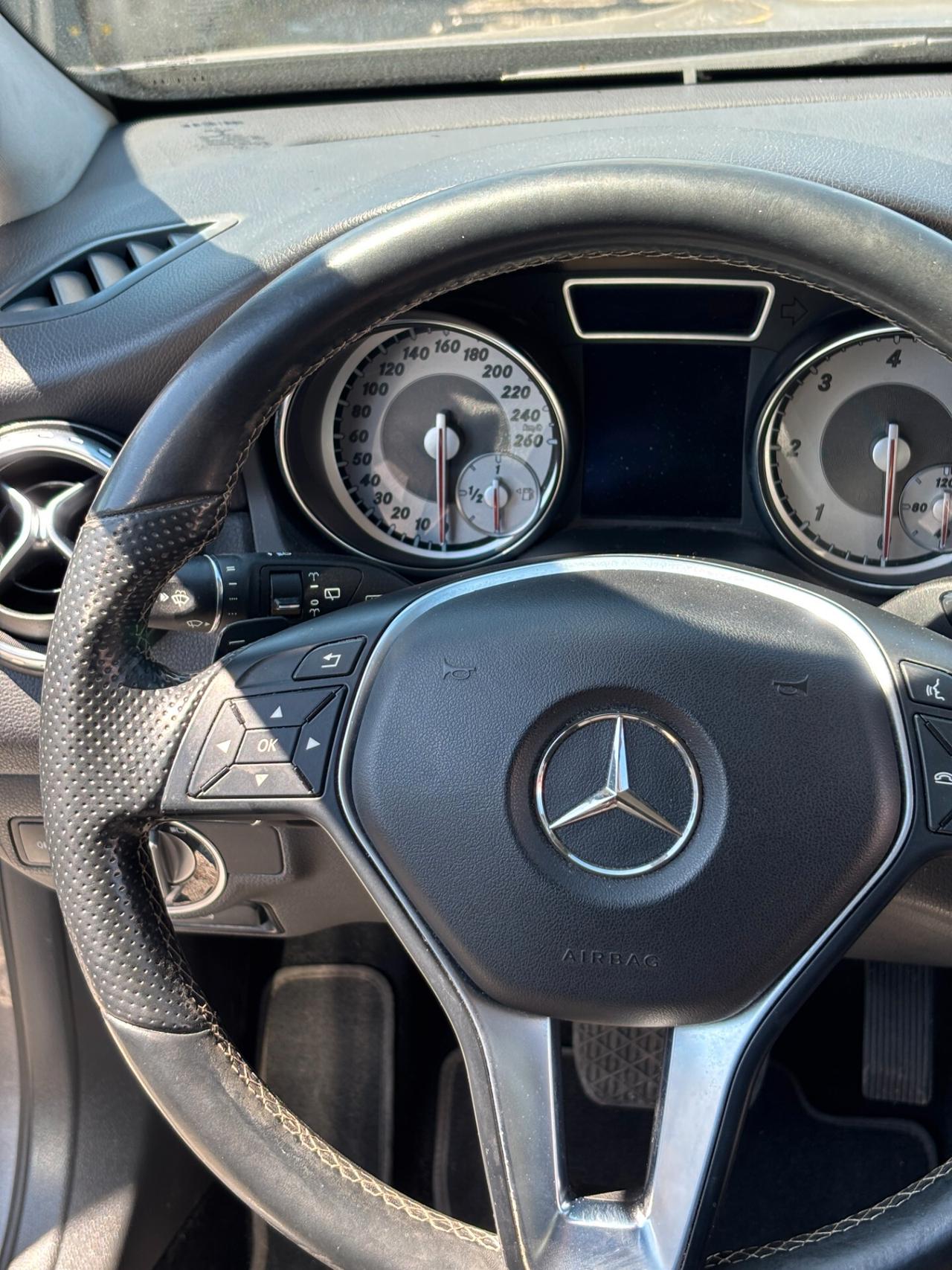 Mercedes-benz GLA 200 d Automatic Premium