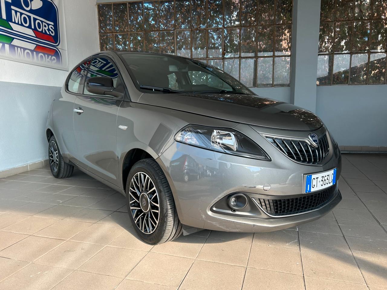 Lancia Ypsilon 1.0 FireFly 5 porte S&S Hybrid Platino