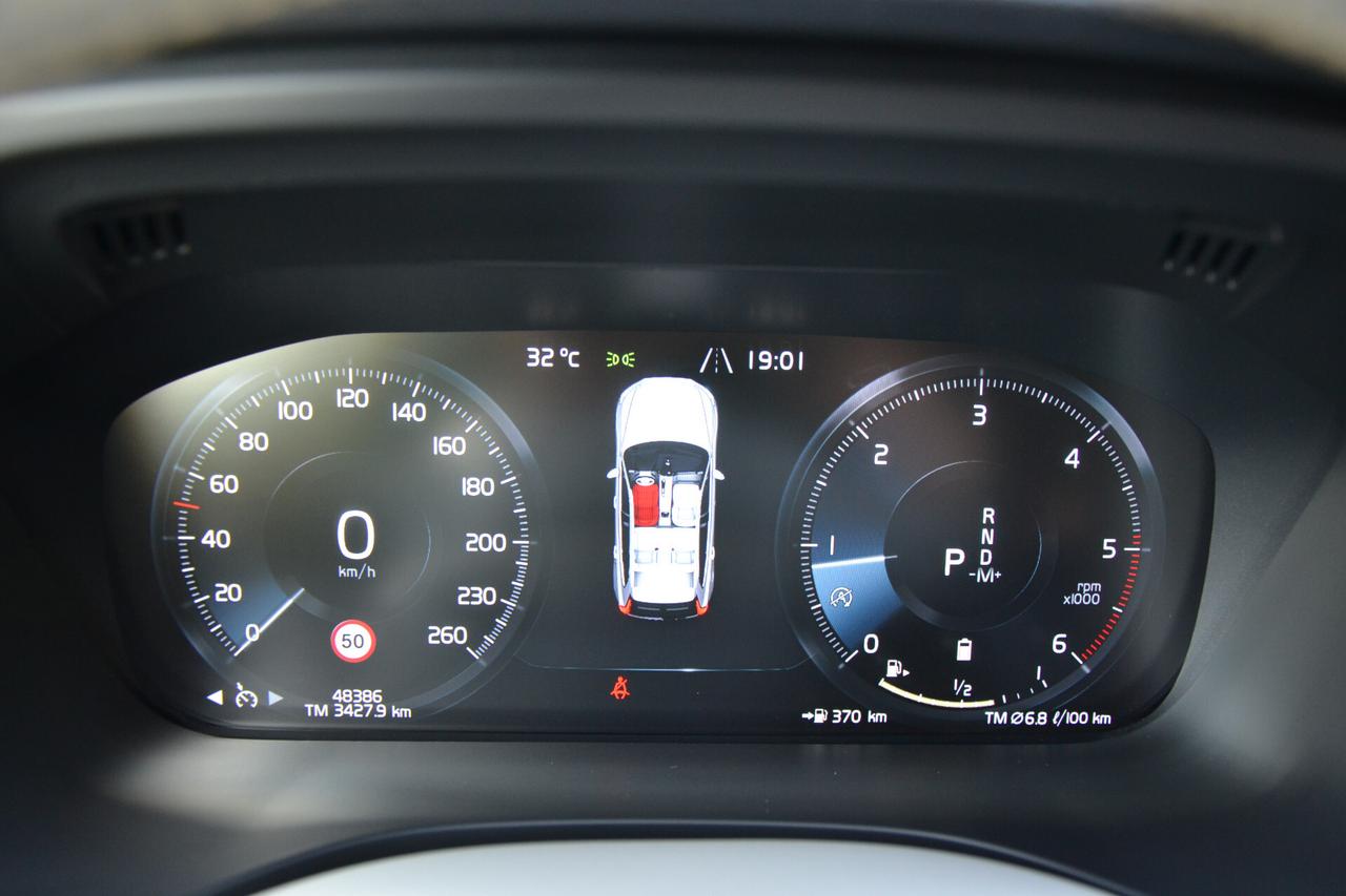 Volvo XC 60 2.0 B4 197CV HYBRID/DIESEL AWD **TETTO PELLE NAV**
