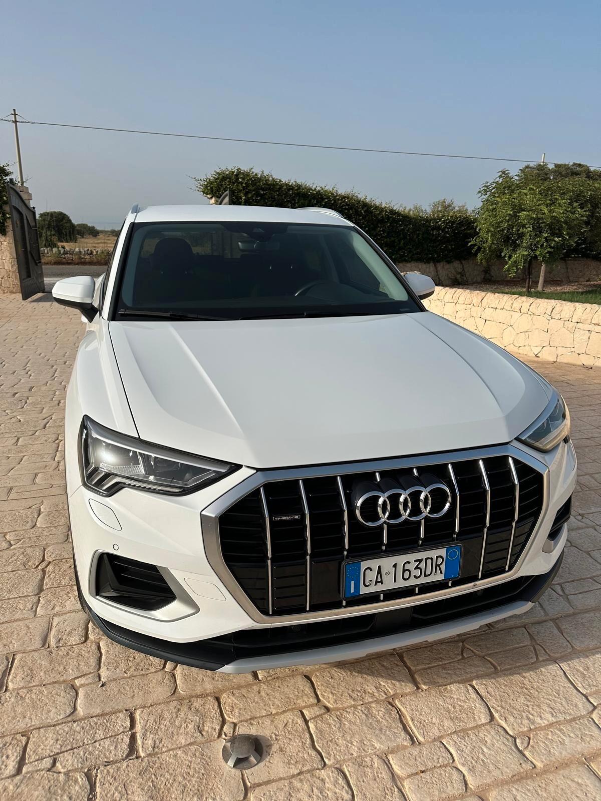 Audi Q3 40 TDI quattro S tronic Business Advanced