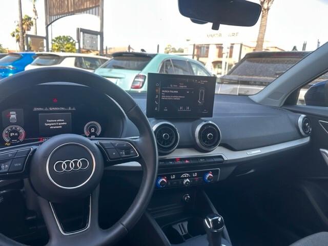 Audi Q2 35 TFSI Identity Black