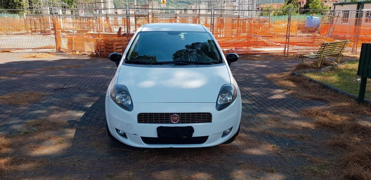 Fiat Grande Punto 1.3 MJT 90 CV 5 porte cruise control,cerchi in lega da 16, mp3,usb,comandi al volante