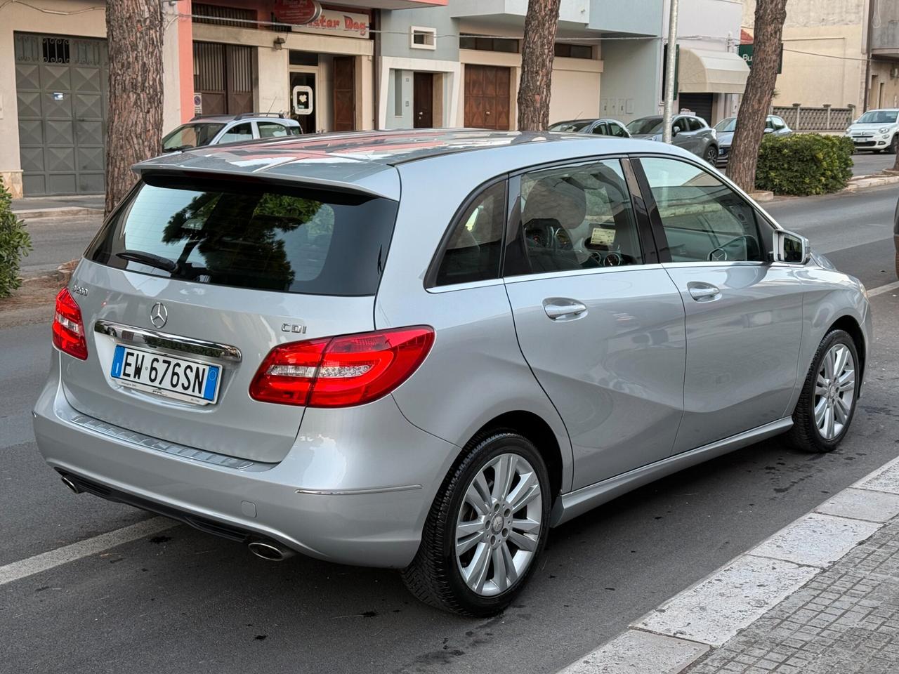 MercedesBenz B 200 CDI Premium NAVI CAMERA - 2014