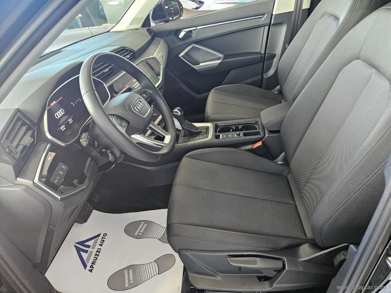 AUDI Q3 35 TDI S tronic Business Advanced