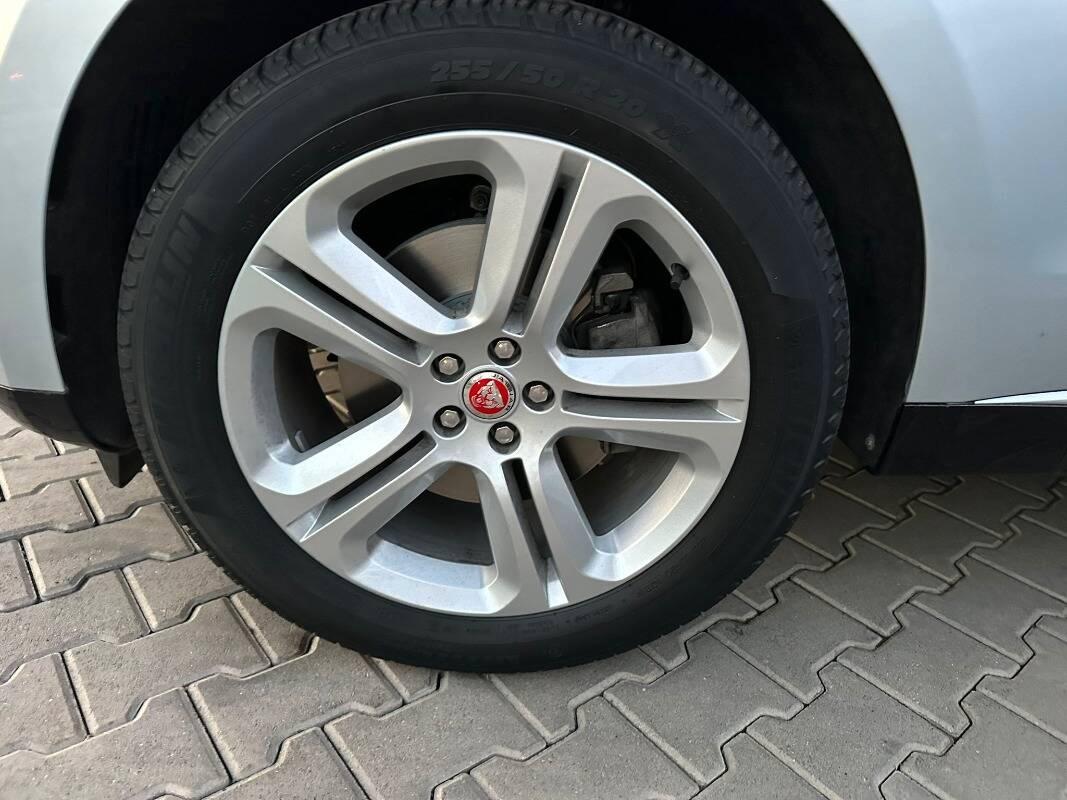 Jaguar F-Pace 2.0d i4 mhev S awd 204cv auto