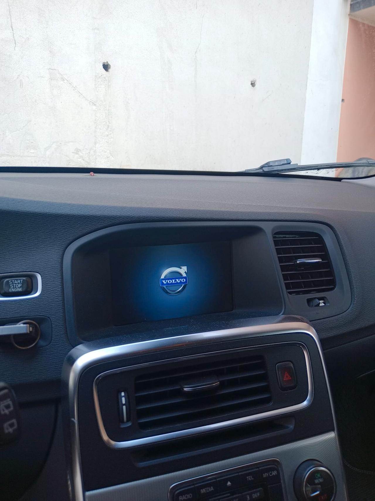 Volvo V60 r-design 1.6 d2 115cv