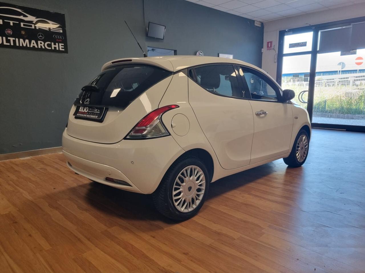 Lancia Ypsilon 1.2 69 CV 5 porte Gold