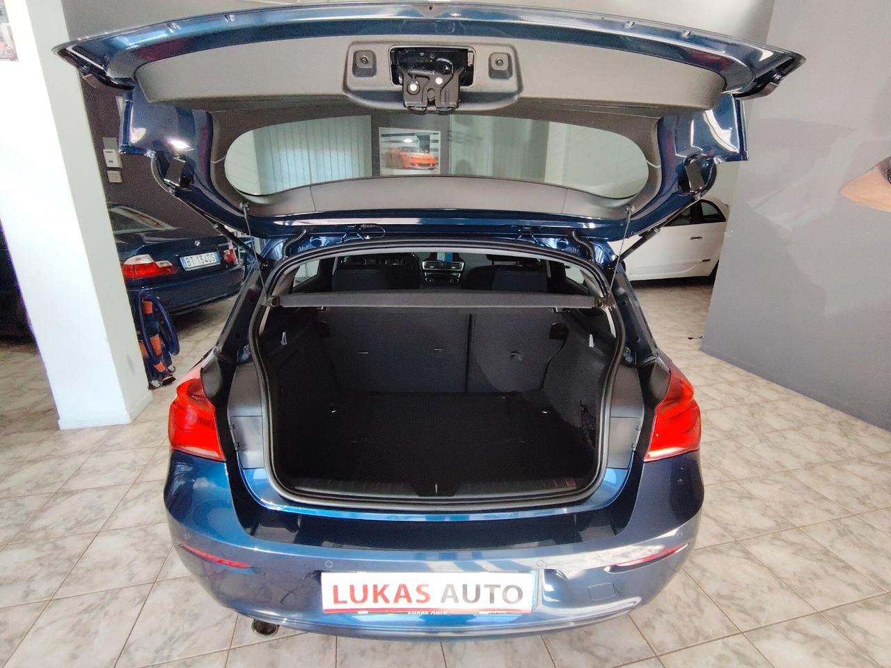 Bmw 116 116d 5p. Urban