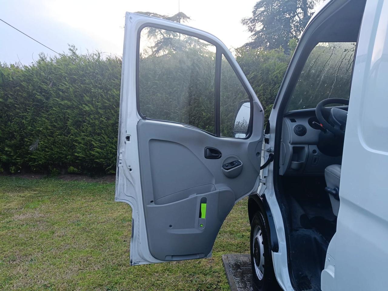 NISSAN INTERSTAR 2.5 CDI - 2006