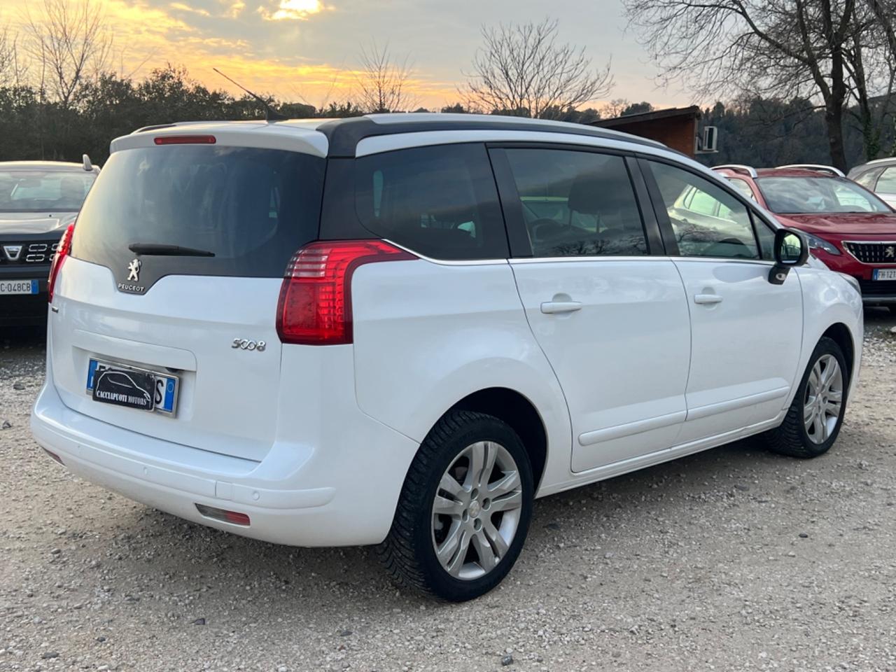 Peugeot 5008 1.6 hdi 7 POSTI PERMUTE RATE GARANZIA