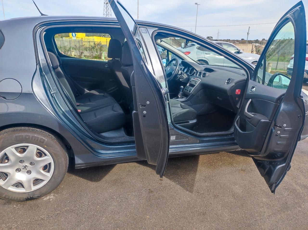 Peugeot 308 1.6 HDi 90CV 5p. Tecno