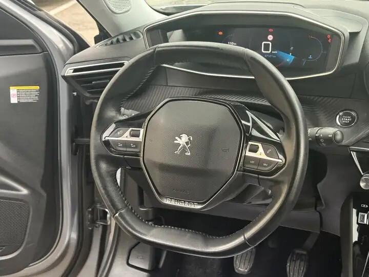 Peugeot 2008 PureTech 100 S&S Allure