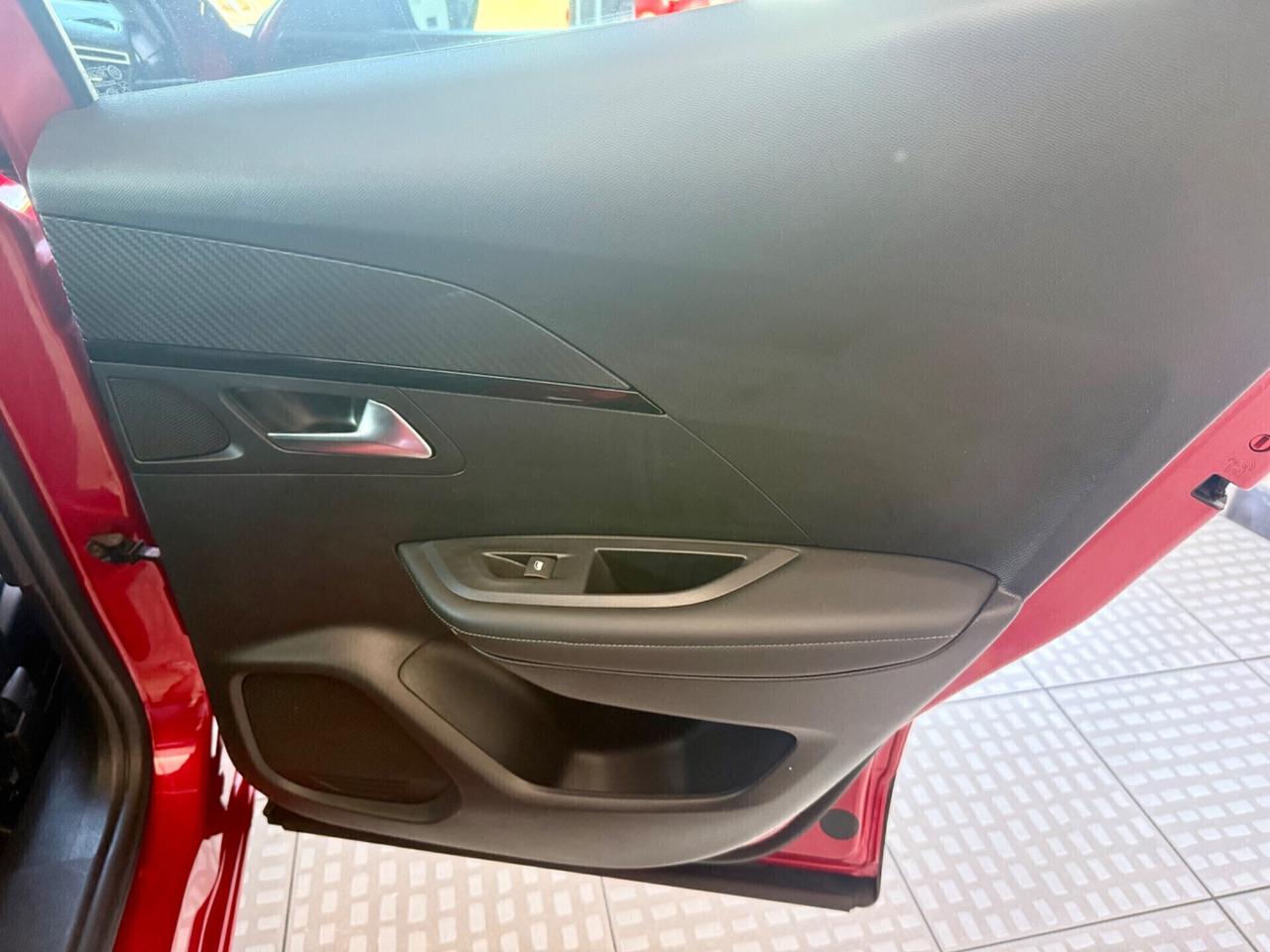 Peugeot 2008 1.5 Diesel 102Cv Allure