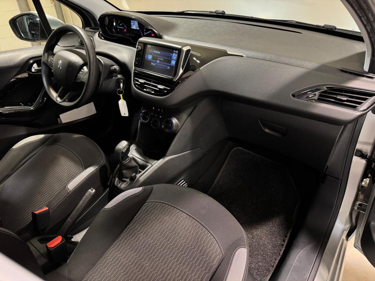 Peugeot 208 1.2 Benzina (leggermente grandinata)