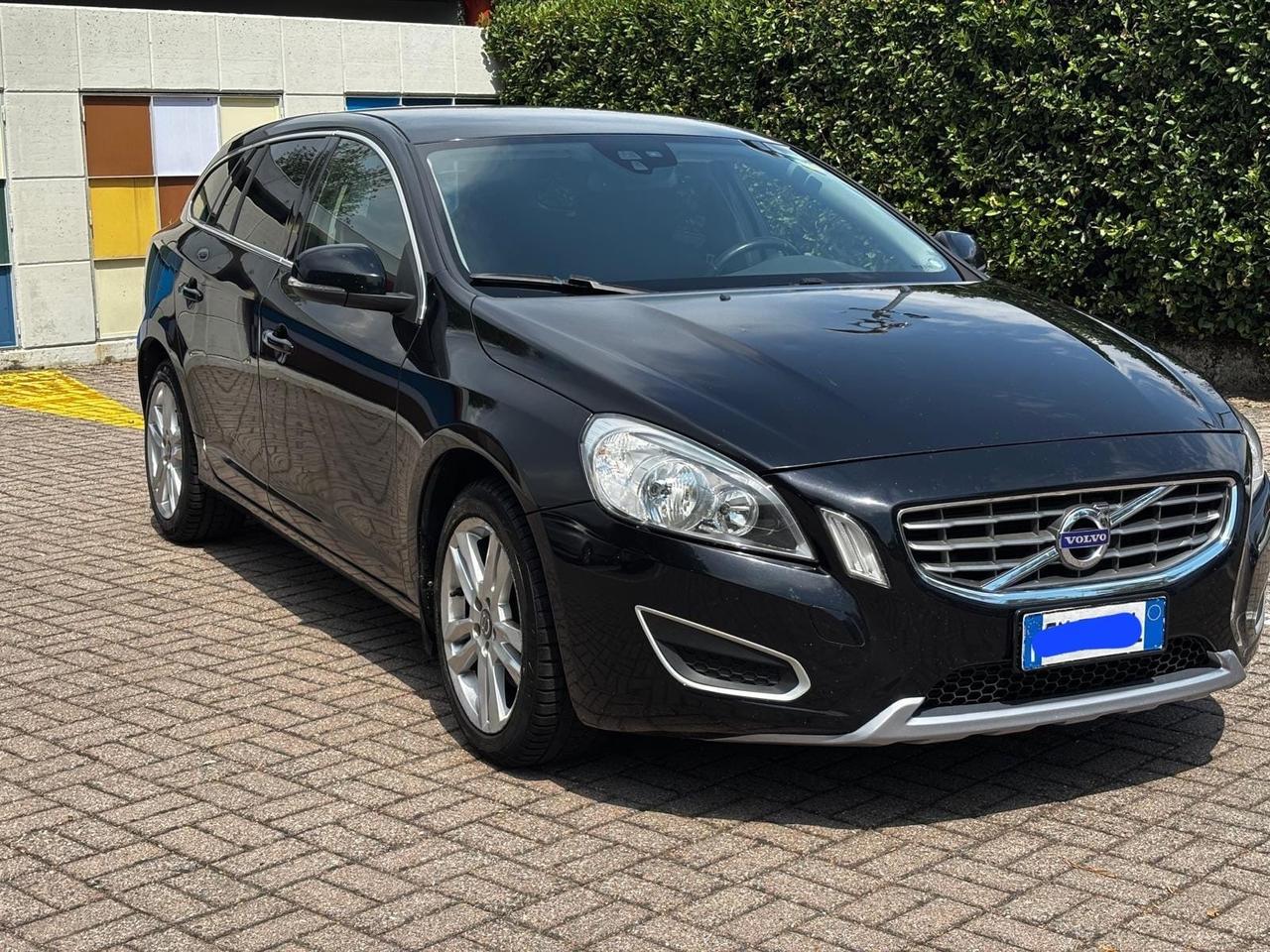 Volvo V60 D3 Geartronic Summum ..CELL 320 147 1147 WUATSAPP