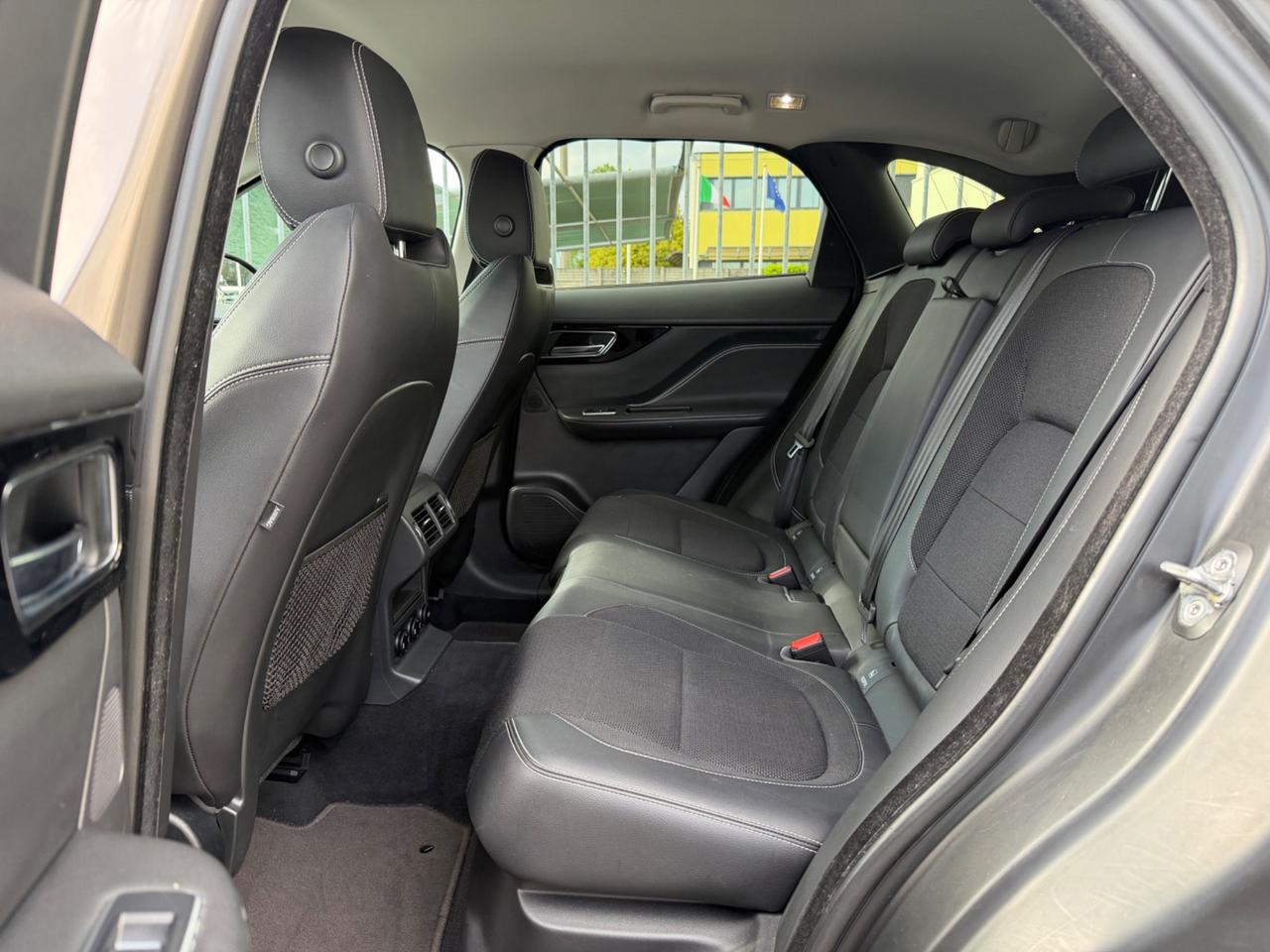 Jaguar F-Pace 2.0 D 180 CV AWD aut. R-Sport