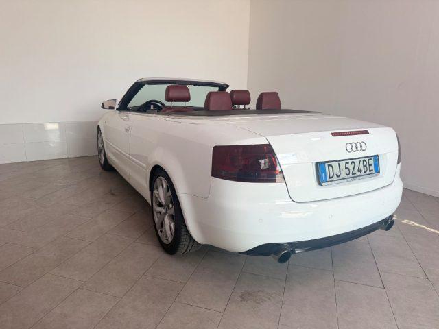 AUDI A4 Cabriolet 2.0 16V TFSI multitronic SLINE