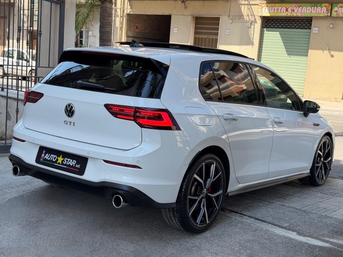 Volkswagen Golf 8 GTI 2.0 TSI 245CV