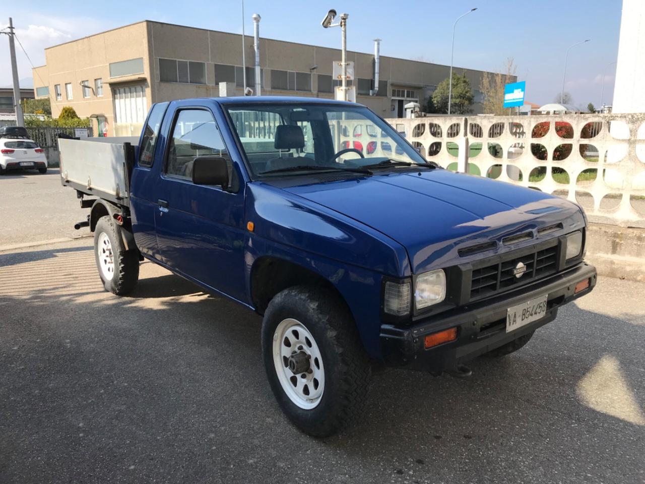 Nissan King CAB ribaltabile trilaterale